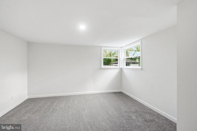 36 POINT BREEZE AVE, Clementon, NJ 08021