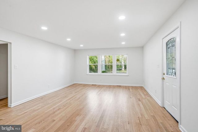 36 POINT BREEZE AVE, Clementon, NJ 08021