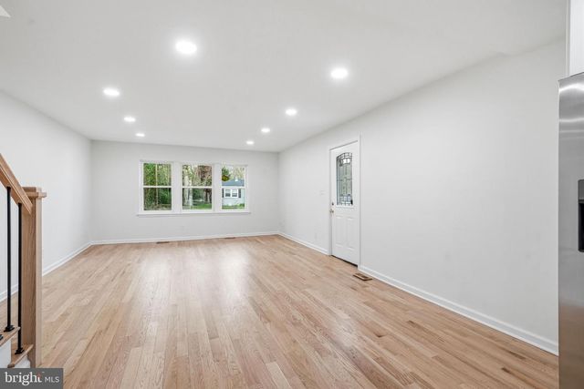 36 POINT BREEZE AVE, Clementon, NJ 08021