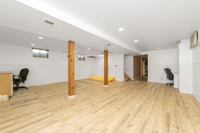 733 Hazen Street, Paw Paw Vllg, MI 49079