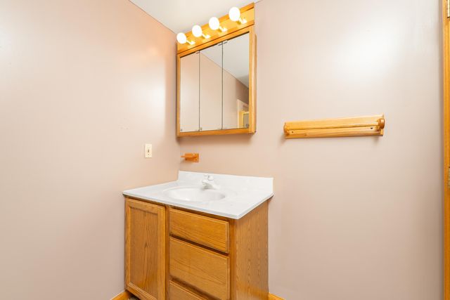 733 Hazen Street, Paw Paw Vllg, MI 49079