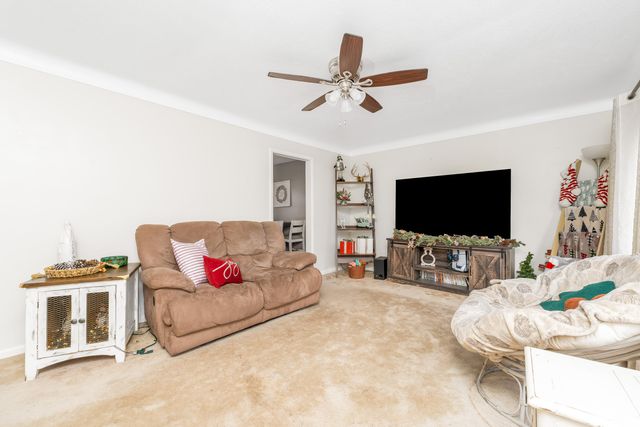 733 Hazen Street, Paw Paw Vllg, MI 49079