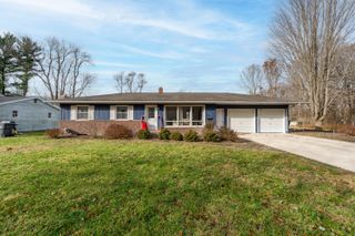 733 Hazen Street, Paw Paw Vllg, MI 49079
