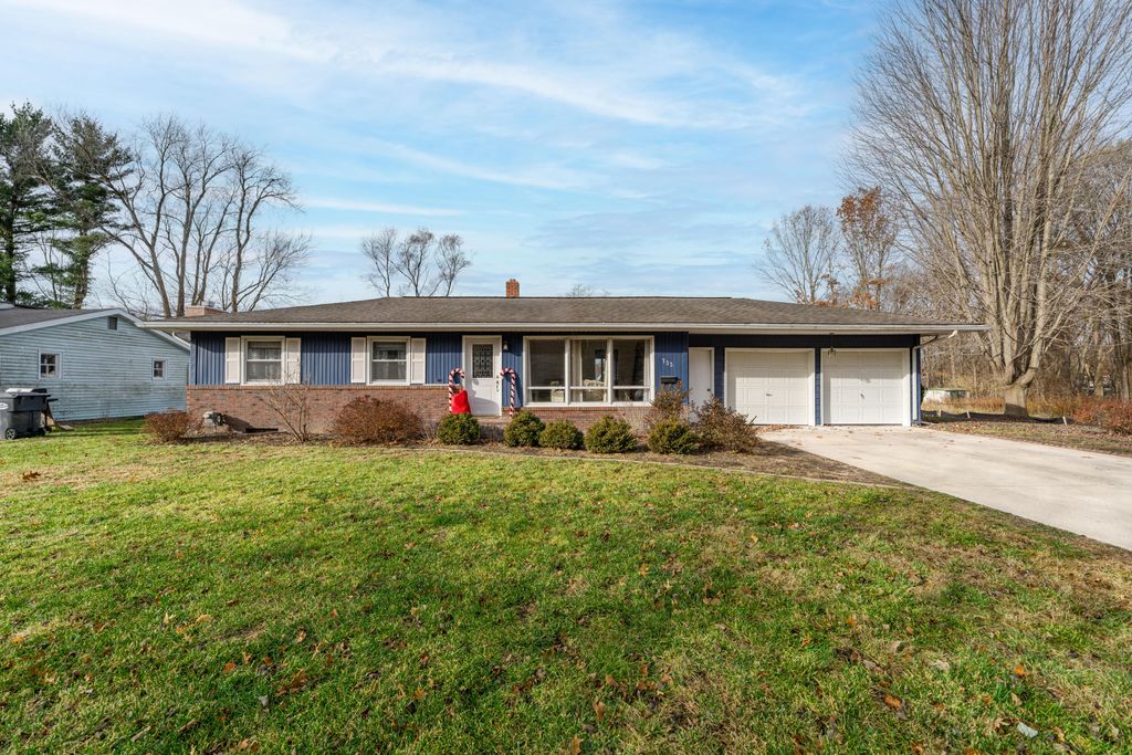 733 Hazen Street, Paw Paw Vllg, MI 49079