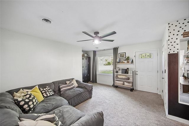 4571 E 38th Street, Des Moines, IA 50317