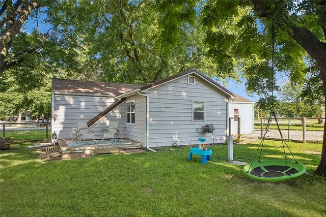 4571 E 38th Street, Des Moines, IA 50317
