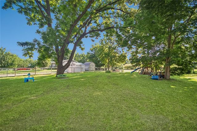 4571 E 38th Street, Des Moines, IA 50317