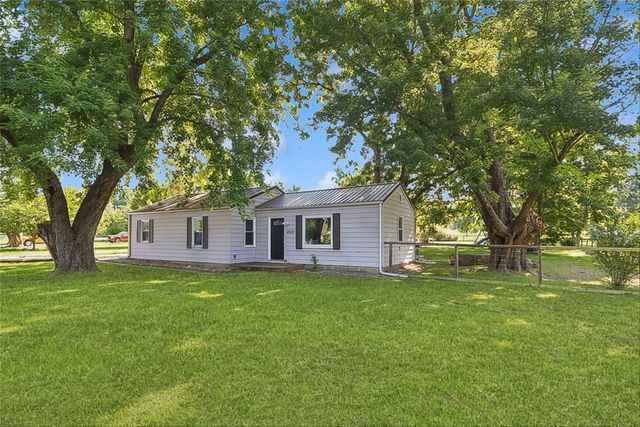 4571 E 38th Street, Des Moines, IA 50317