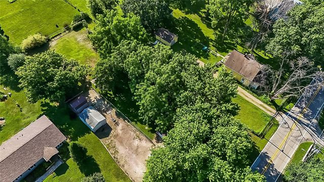 4571 E 38th Street, Des Moines, IA 50317