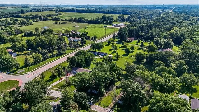 4571 E 38th Street, Des Moines, IA 50317