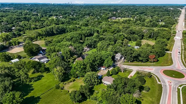 4571 E 38th Street, Des Moines, IA 50317