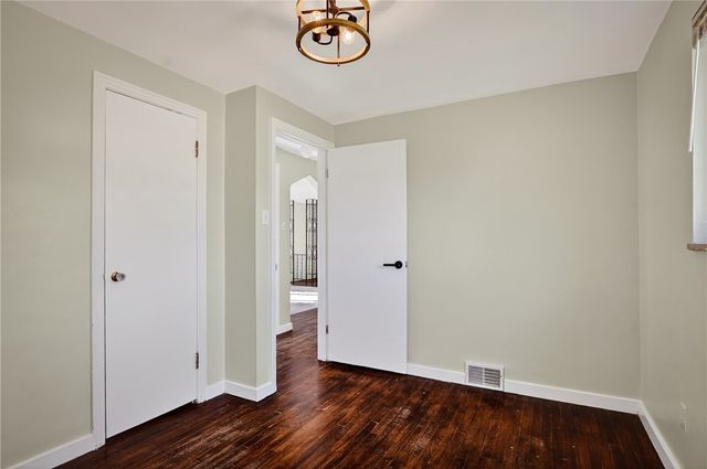 813 Alberta Dr, West Mifflin, PA 15122