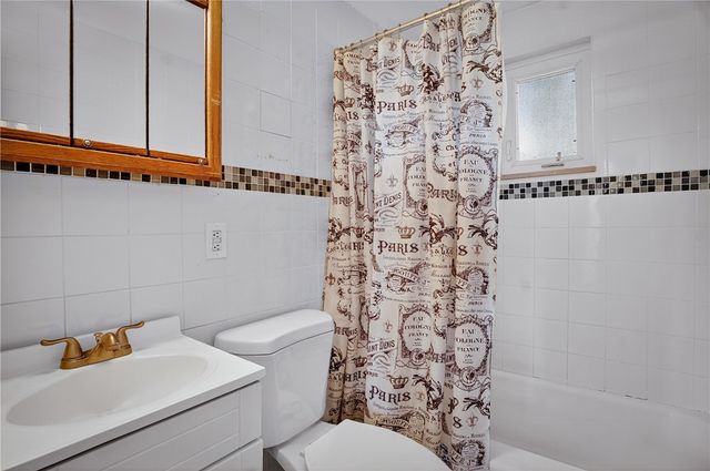 813 Alberta Dr, West Mifflin, PA 15122