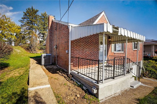 813 Alberta Dr, West Mifflin, PA 15122