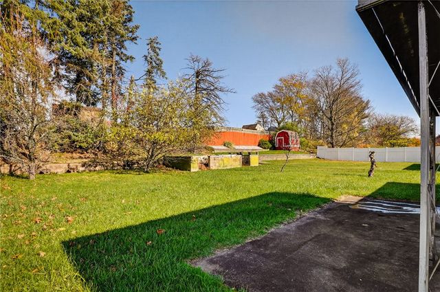 813 Alberta Dr, West Mifflin, PA 15122