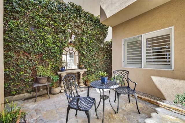 120 N Loreta Walk, Long Beach, CA 90803