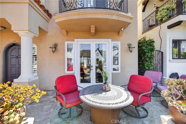 120 N Loreta Walk, Long Beach, CA 90803