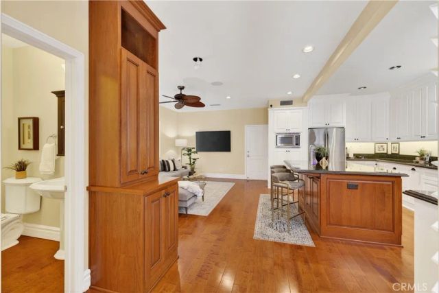 120 N Loreta Walk, Long Beach, CA 90803