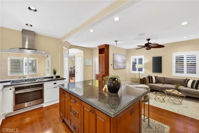 120 N Loreta Walk, Long Beach, CA 90803