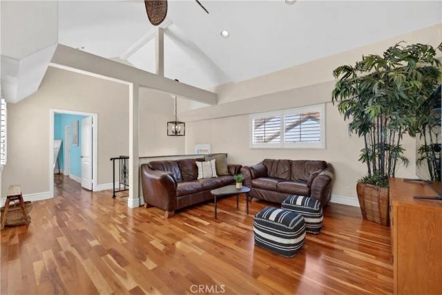 120 N Loreta Walk, Long Beach, CA 90803