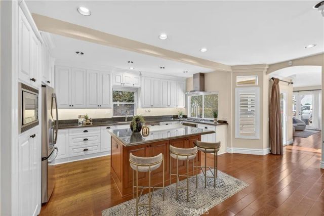 120 N Loreta Walk, Long Beach, CA 90803