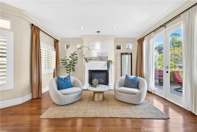 120 N Loreta Walk, Long Beach, CA 90803