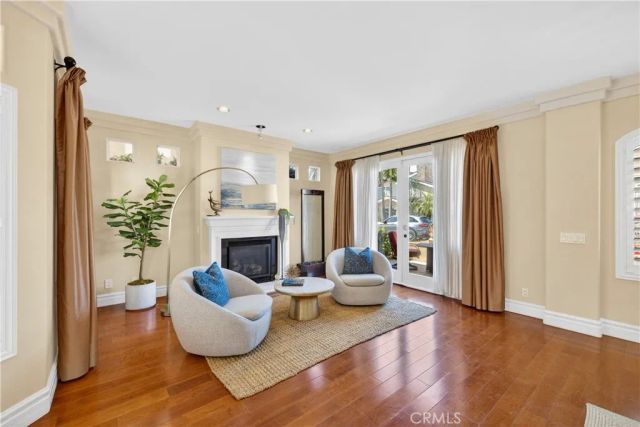 120 N Loreta Walk, Long Beach, CA 90803