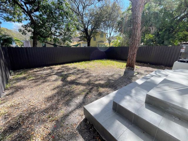 536 NW 13th Avenue, Fort Lauderdale, FL 33311