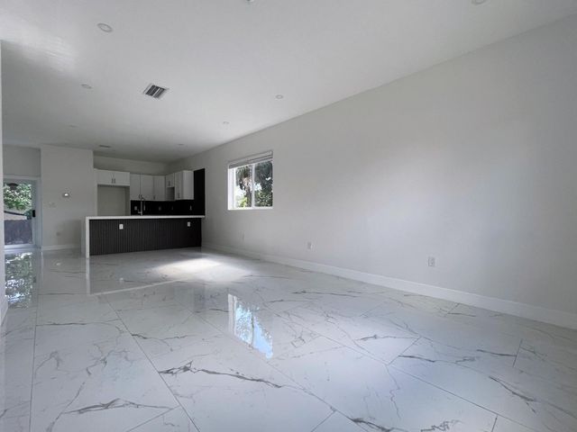 536 NW 13th Avenue, Fort Lauderdale, FL 33311