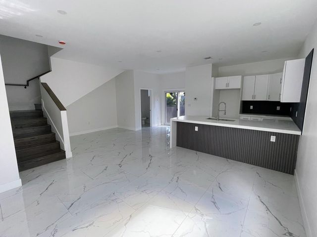 536 NW 13th Avenue, Fort Lauderdale, FL 33311