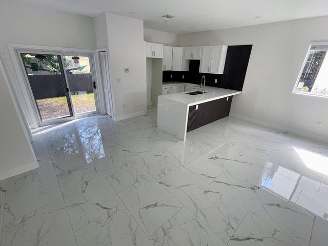 536 NW 13th Avenue, Fort Lauderdale, FL 33311