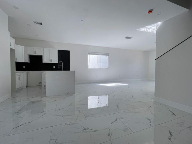 536 NW 13th Avenue, Fort Lauderdale, FL 33311