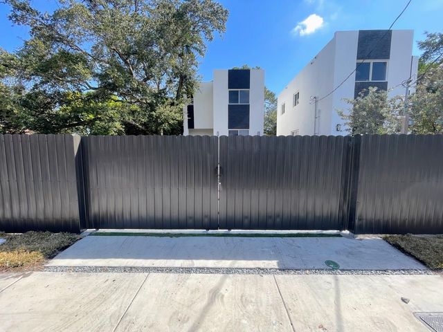 536 NW 13th Avenue, Fort Lauderdale, FL 33311