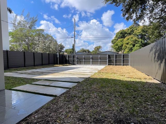 536 NW 13th Avenue, Fort Lauderdale, FL 33311