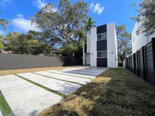 536 NW 13th Avenue, Fort Lauderdale, FL 33311