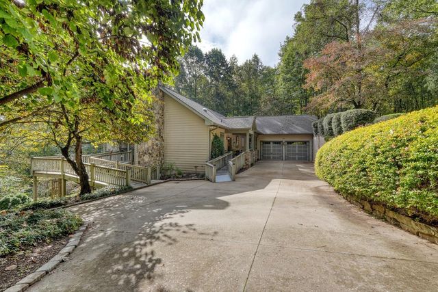197 Eagles View Road, Hayesville, NC 28904
