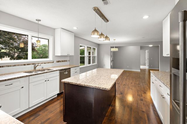 30 Woodridge Lane, Sunfish Lake, MN 55077