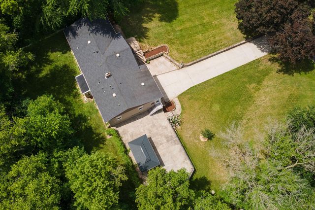 30 Woodridge Lane, Sunfish Lake, MN 55077