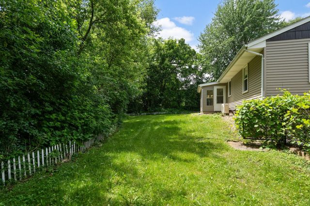 30 Woodridge Lane, Sunfish Lake, MN 55077