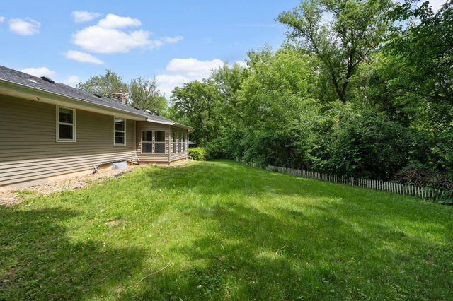 30 Woodridge Lane, Sunfish Lake, MN 55077