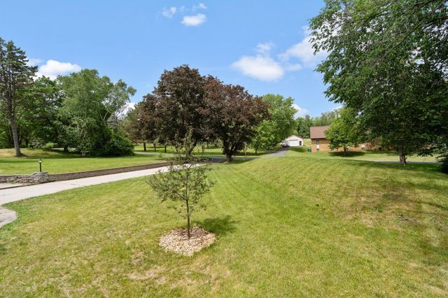 30 Woodridge Lane, Sunfish Lake, MN 55077