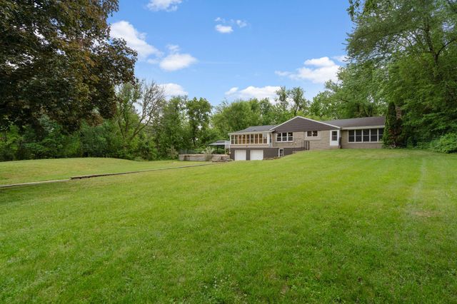 30 Woodridge Lane, Sunfish Lake, MN 55077