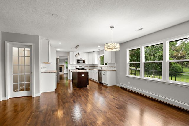 30 Woodridge Lane, Sunfish Lake, MN 55077