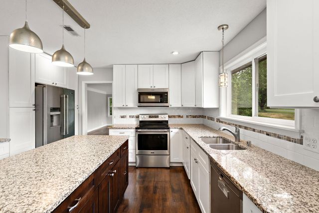 30 Woodridge Lane, Sunfish Lake, MN 55077