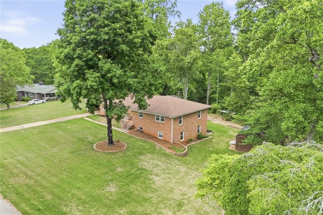 114 Pemberton Drive, Greenville, SC 29611