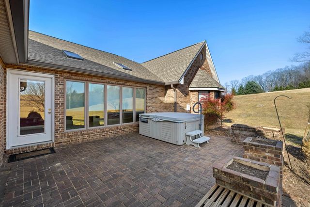 147 BON LEA DR, Staunton, VA 24401