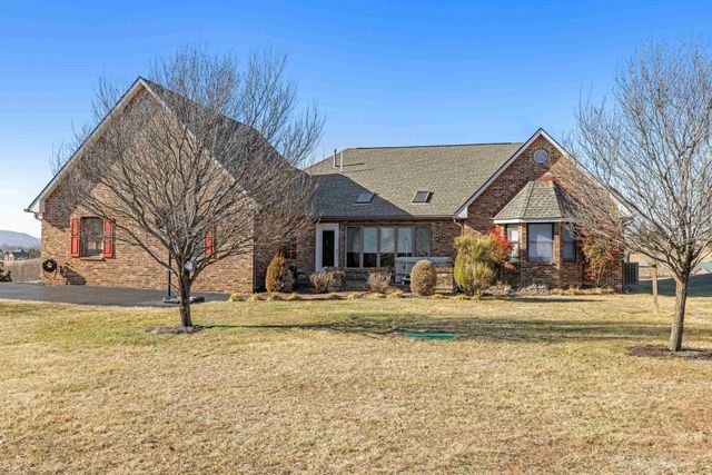147 BON LEA DR, Staunton, VA 24401