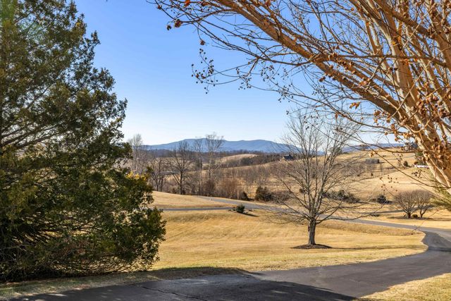 147 BON LEA DR, Staunton, VA 24401