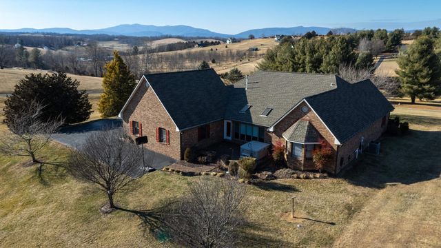 147 BON LEA DR, Staunton, VA 24401