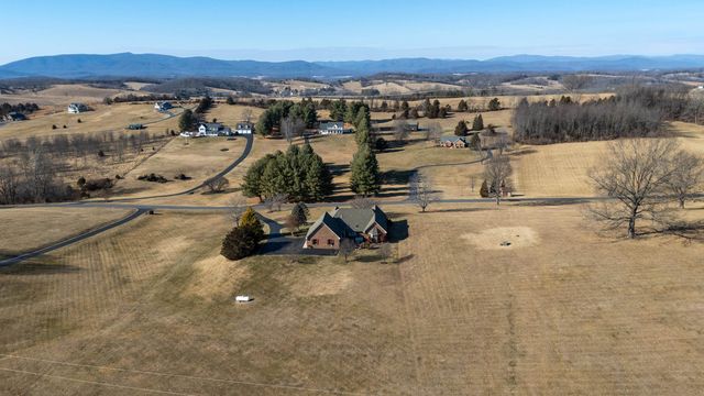 147 BON LEA DR, Staunton, VA 24401